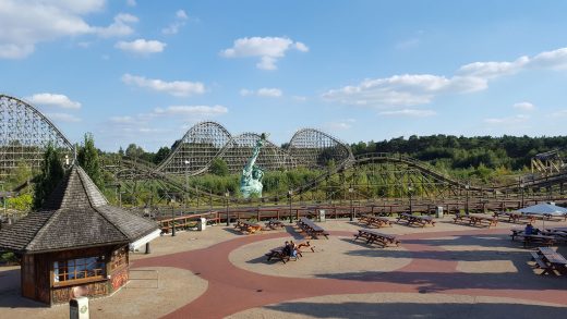 Achterbahn Colossos lockt geschlossen auch keine Besucher ins Land der Vergessenen